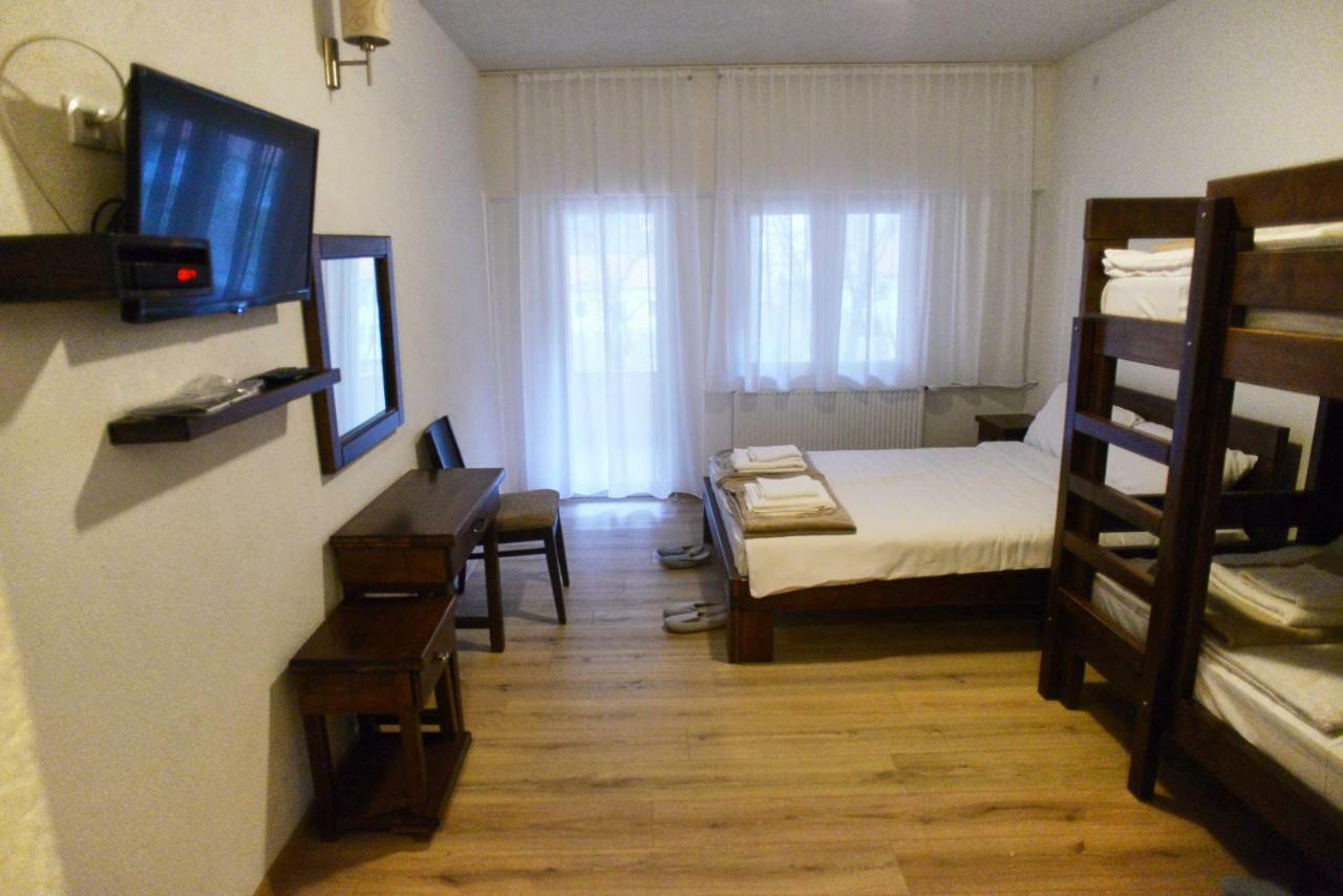 Krepoljin Restoran Sa Prenocistem Gornjak מראה חיצוני תמונה